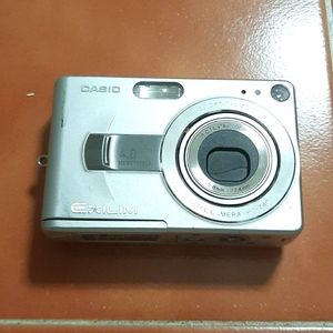 Casio EXILIM ZOOM EX-Z40 4.0MP Digital Camera
